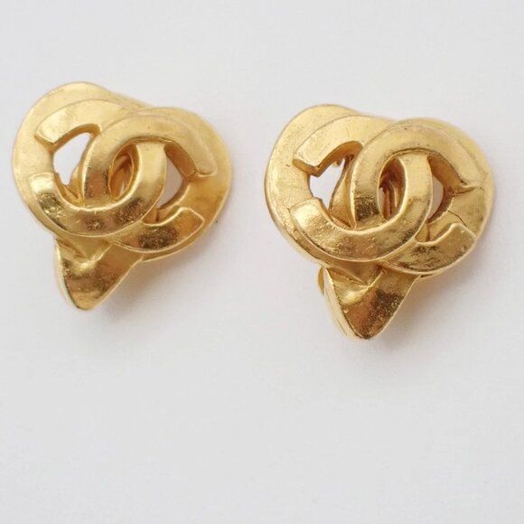 CHANEL CC Logo Heart Button Earrings 97 P Clip-On Gold-Plated Vintage 81RF573 - Picture 1 of 9